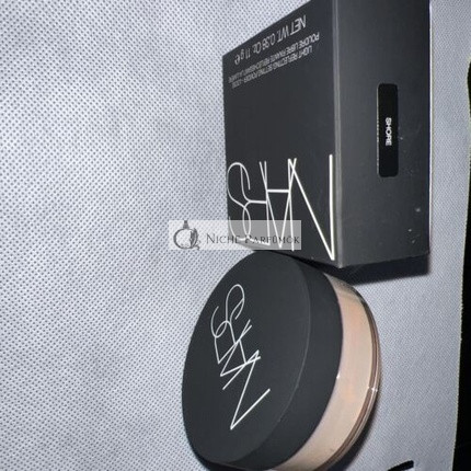 NARS Svetlo Odražajúci Voľný Púder, 15g