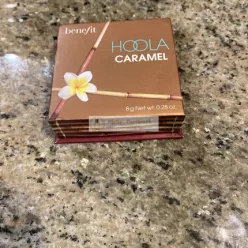 Benefit Cosmetics Hoola Caramel Bronzujúci Púder