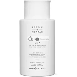   Pestle & Mortar NMF 5.34% Kyselina Mliečna Toner na Tvár Zmenšovač Pórov Hydratačný Exfoliátor Bez Alkoholu Bez Krvavých Zvierat, 200ml